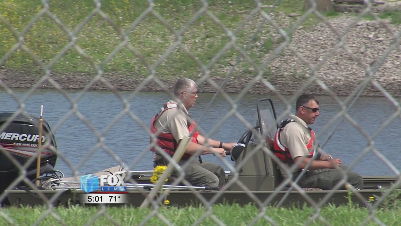 Dive Team and ODNR sonar boat locates body of driver in pond on Buckeye Road